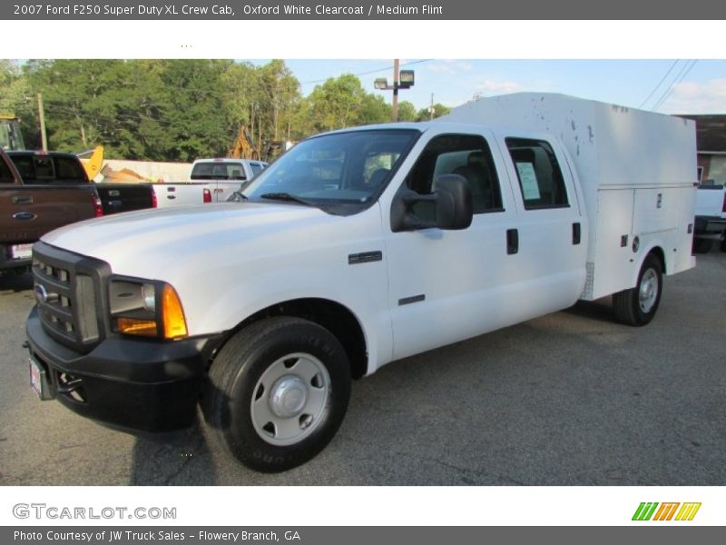 Oxford White Clearcoat / Medium Flint 2007 Ford F250 Super Duty XL Crew Cab