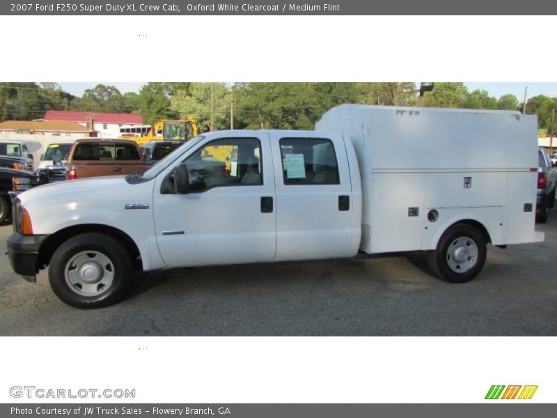 Oxford White Clearcoat / Medium Flint 2007 Ford F250 Super Duty XL Crew Cab