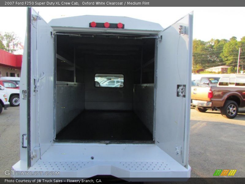 Oxford White Clearcoat / Medium Flint 2007 Ford F250 Super Duty XL Crew Cab