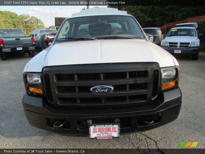 Oxford White Clearcoat / Medium Flint 2007 Ford F250 Super Duty XL Crew Cab