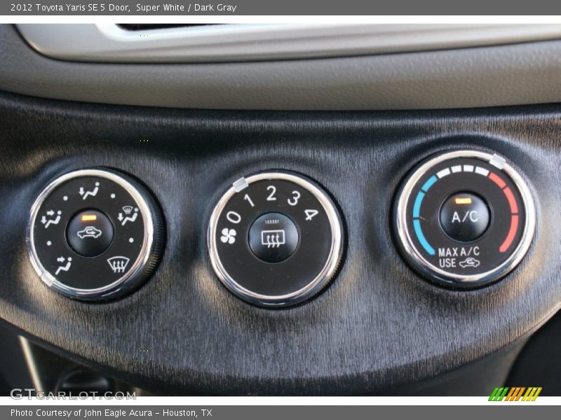 Super White / Dark Gray 2012 Toyota Yaris SE 5 Door