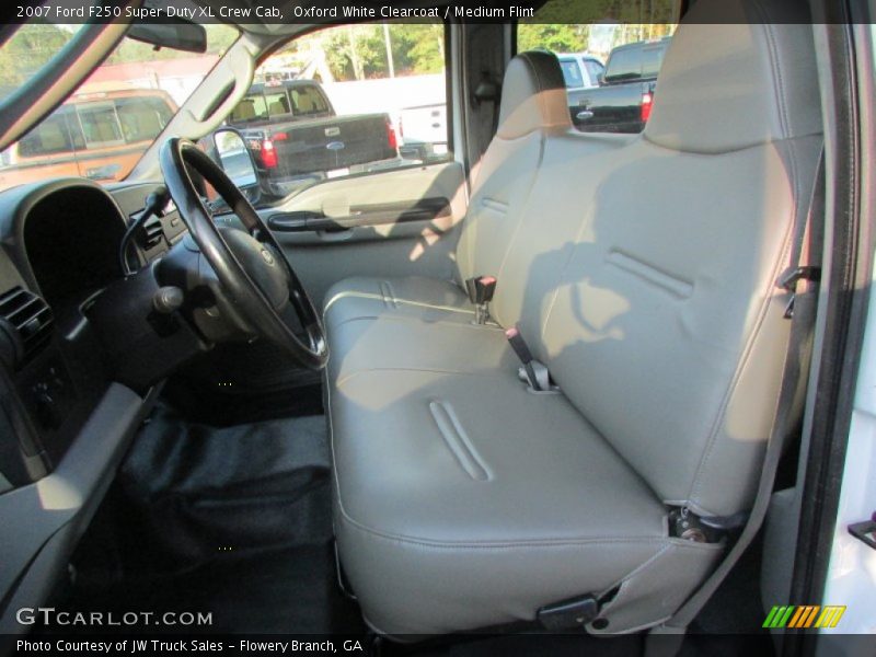 Oxford White Clearcoat / Medium Flint 2007 Ford F250 Super Duty XL Crew Cab
