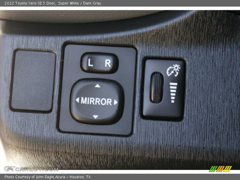 Super White / Dark Gray 2012 Toyota Yaris SE 5 Door