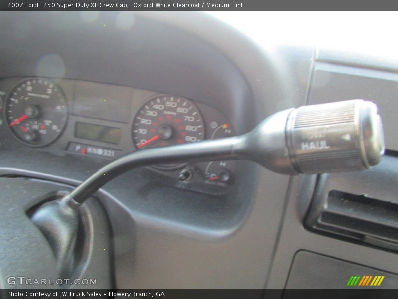 Oxford White Clearcoat / Medium Flint 2007 Ford F250 Super Duty XL Crew Cab
