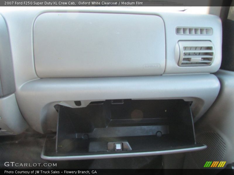 Oxford White Clearcoat / Medium Flint 2007 Ford F250 Super Duty XL Crew Cab