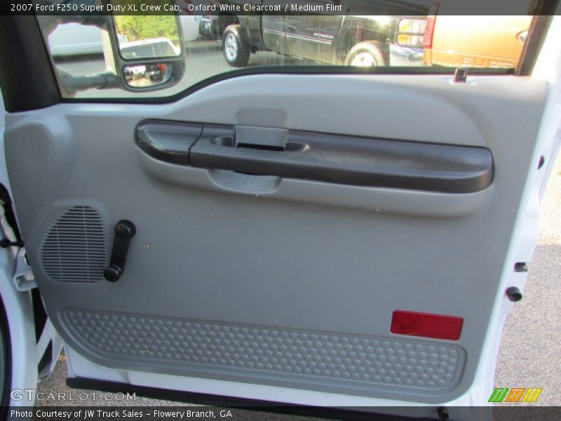 Oxford White Clearcoat / Medium Flint 2007 Ford F250 Super Duty XL Crew Cab