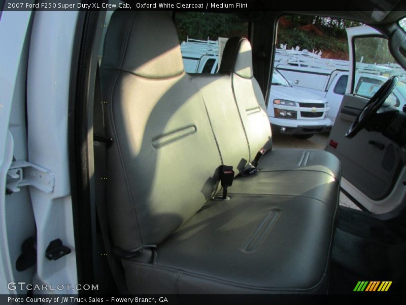 Oxford White Clearcoat / Medium Flint 2007 Ford F250 Super Duty XL Crew Cab