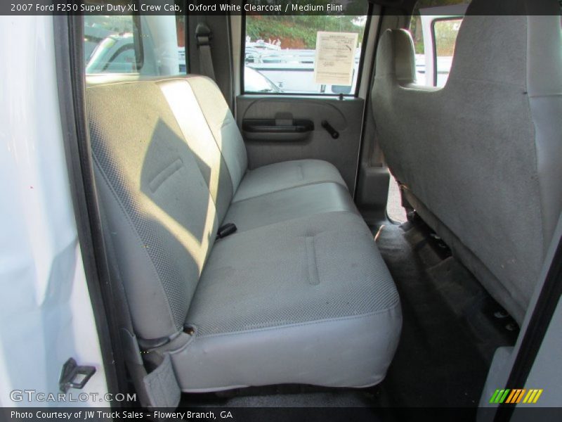 Oxford White Clearcoat / Medium Flint 2007 Ford F250 Super Duty XL Crew Cab