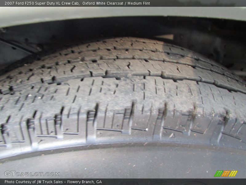 Oxford White Clearcoat / Medium Flint 2007 Ford F250 Super Duty XL Crew Cab