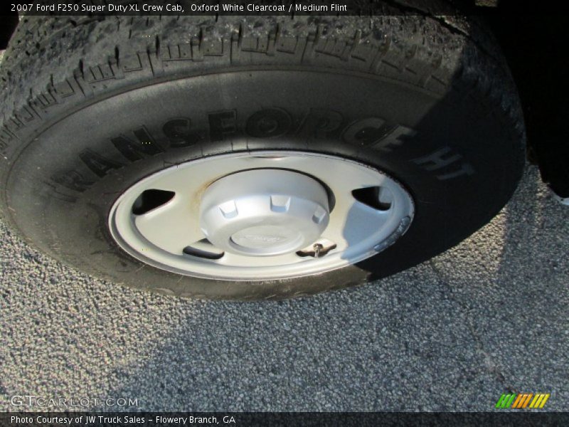 Oxford White Clearcoat / Medium Flint 2007 Ford F250 Super Duty XL Crew Cab