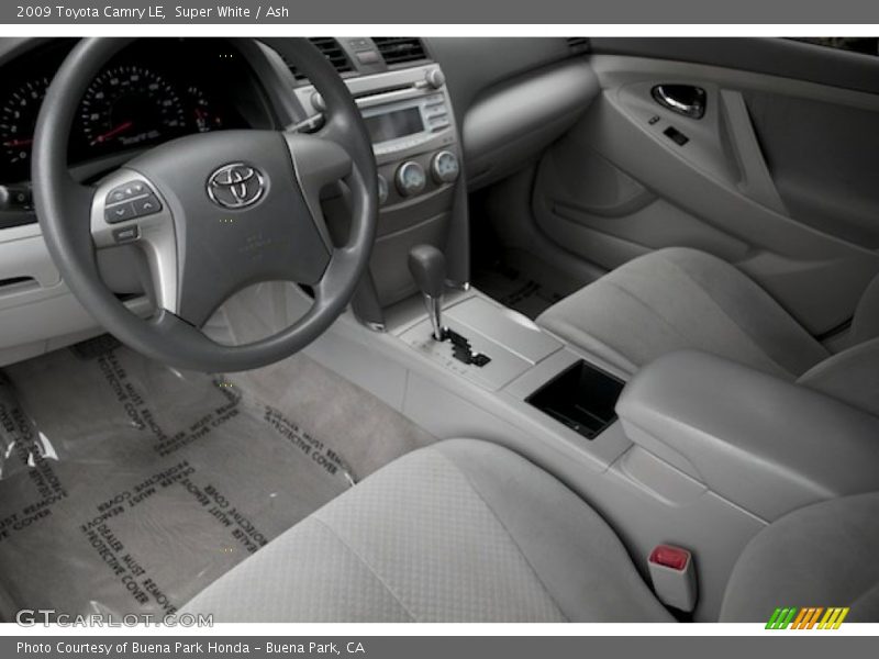 Super White / Ash 2009 Toyota Camry LE