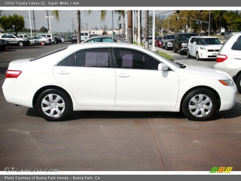 Super White / Ash 2009 Toyota Camry LE