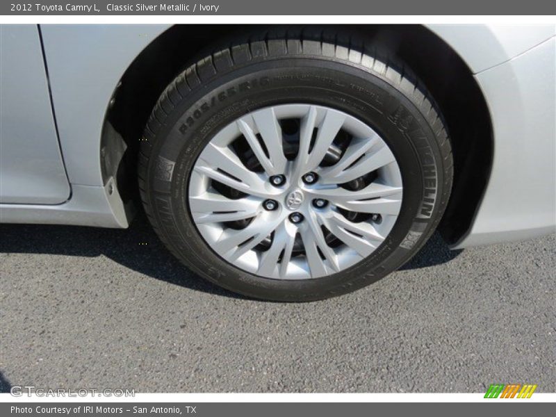 Classic Silver Metallic / Ivory 2012 Toyota Camry L