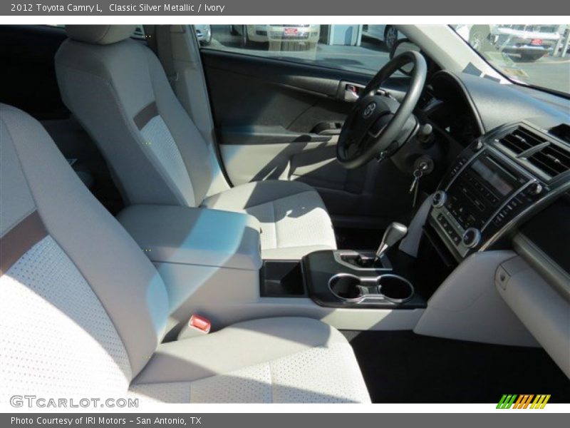 Classic Silver Metallic / Ivory 2012 Toyota Camry L