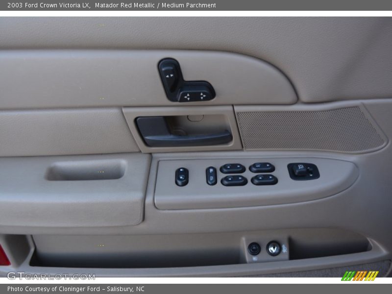 Matador Red Metallic / Medium Parchment 2003 Ford Crown Victoria LX