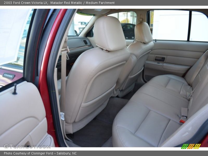Matador Red Metallic / Medium Parchment 2003 Ford Crown Victoria LX