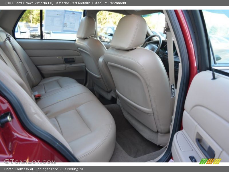 Matador Red Metallic / Medium Parchment 2003 Ford Crown Victoria LX