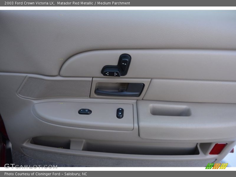 Matador Red Metallic / Medium Parchment 2003 Ford Crown Victoria LX