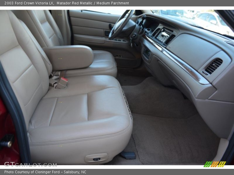 Matador Red Metallic / Medium Parchment 2003 Ford Crown Victoria LX