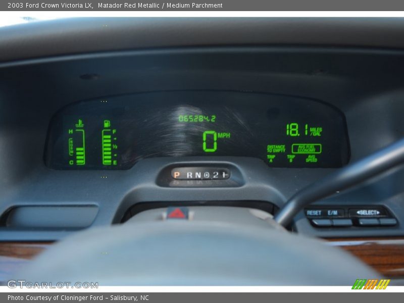 Matador Red Metallic / Medium Parchment 2003 Ford Crown Victoria LX
