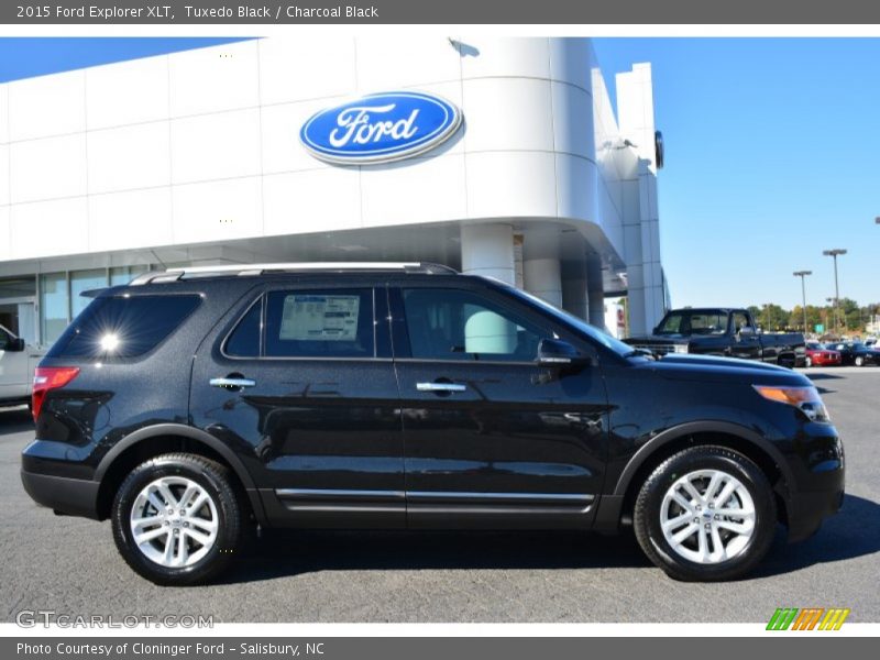 Tuxedo Black / Charcoal Black 2015 Ford Explorer XLT