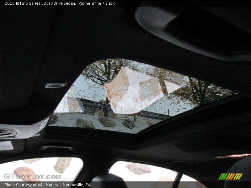 Alpine White / Black 2015 BMW 5 Series 535i xDrive Sedan