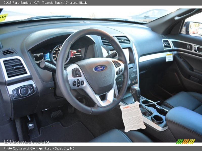 Tuxedo Black / Charcoal Black 2015 Ford Explorer XLT