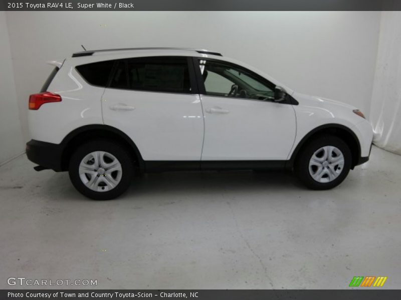  2015 RAV4 LE Super White