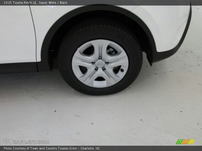 Super White / Black 2015 Toyota RAV4 LE