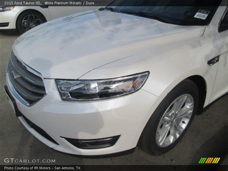 White Platinum Metallic / Dune 2015 Ford Taurus SEL