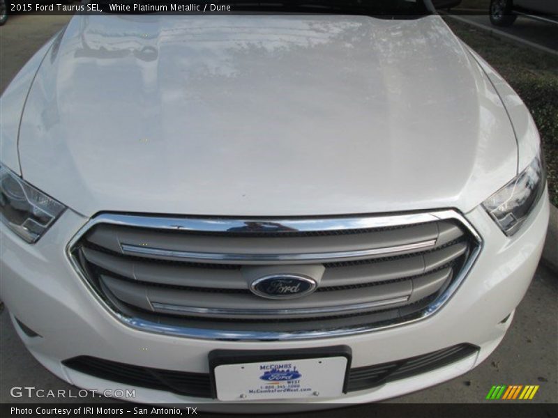 White Platinum Metallic / Dune 2015 Ford Taurus SEL