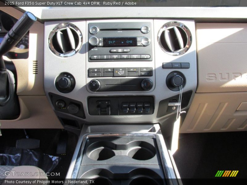 Controls of 2015 F350 Super Duty XLT Crew Cab 4x4 DRW