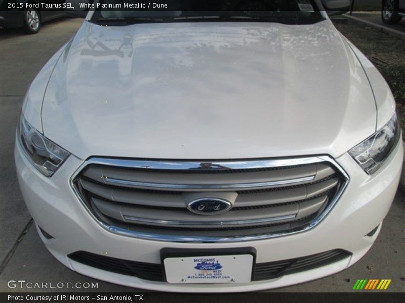 White Platinum Metallic / Dune 2015 Ford Taurus SEL
