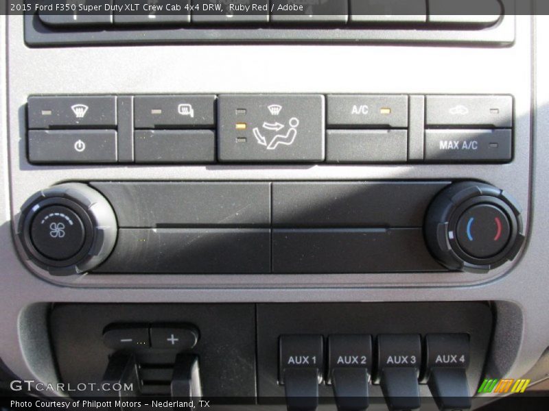 Controls of 2015 F350 Super Duty XLT Crew Cab 4x4 DRW