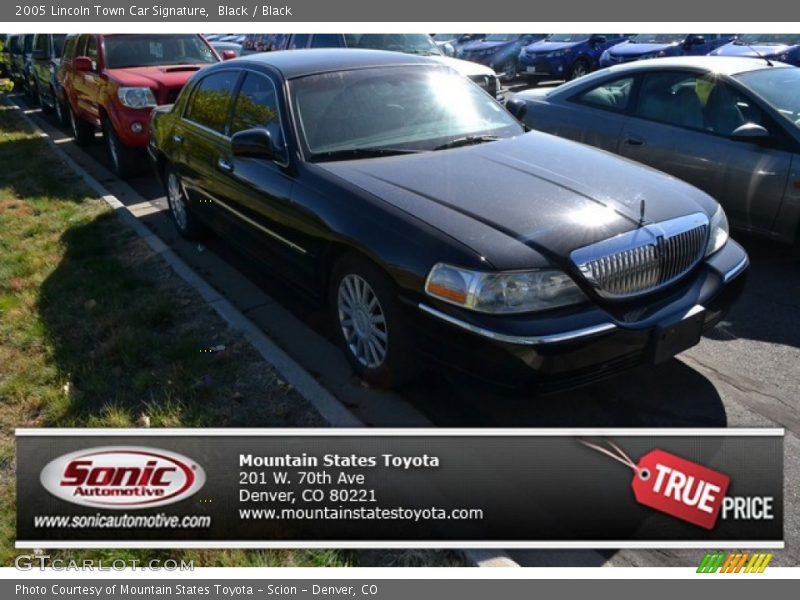 Black / Black 2005 Lincoln Town Car Signature