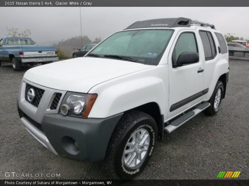 Front 3/4 View of 2015 Xterra S 4x4