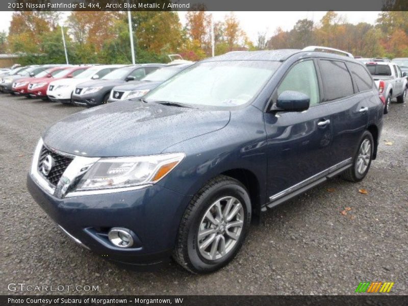 Front 3/4 View of 2015 Pathfinder SL 4x4