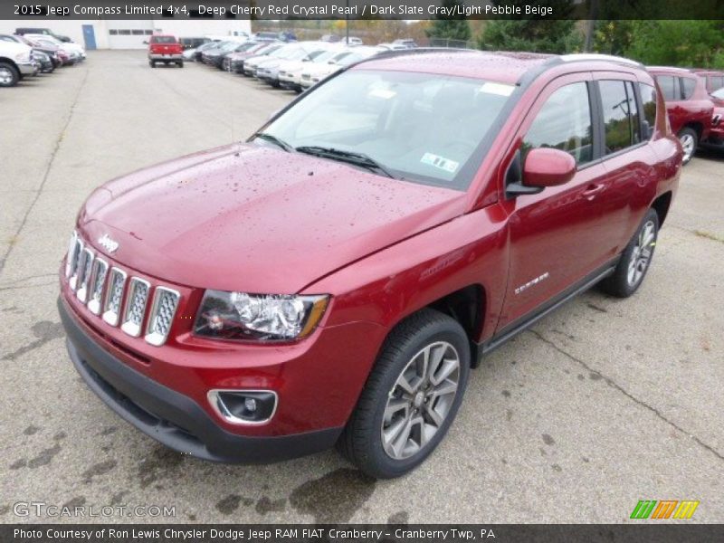 Front 3/4 View of 2015 Compass Limited 4x4