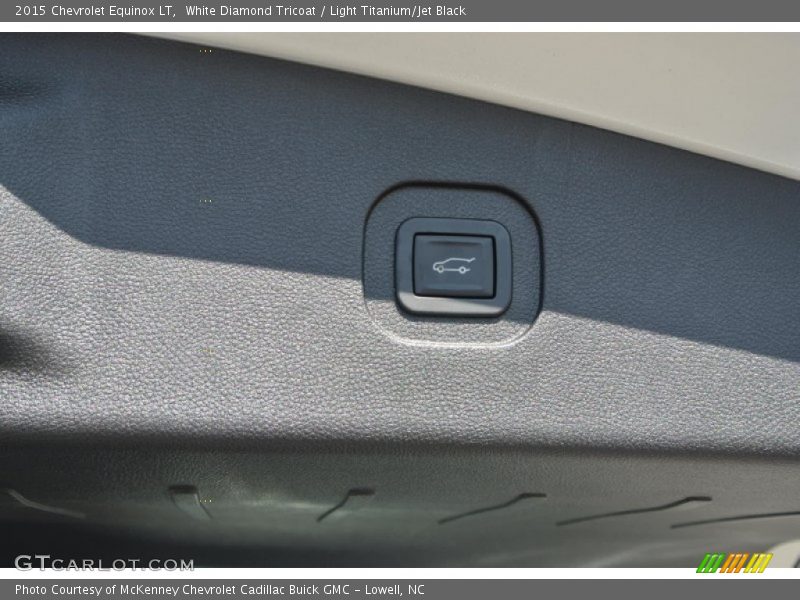 White Diamond Tricoat / Light Titanium/Jet Black 2015 Chevrolet Equinox LT