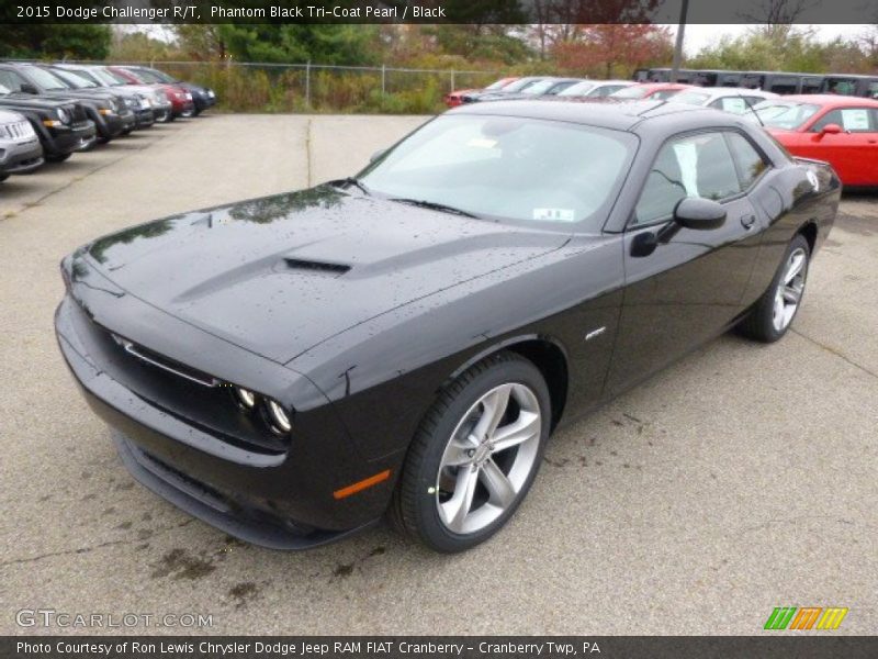 Phantom Black Tri-Coat Pearl / Black 2015 Dodge Challenger R/T
