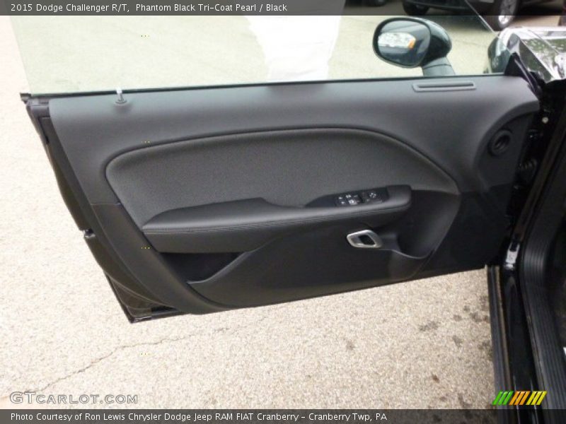 Phantom Black Tri-Coat Pearl / Black 2015 Dodge Challenger R/T