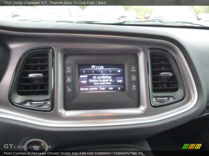 Phantom Black Tri-Coat Pearl / Black 2015 Dodge Challenger R/T