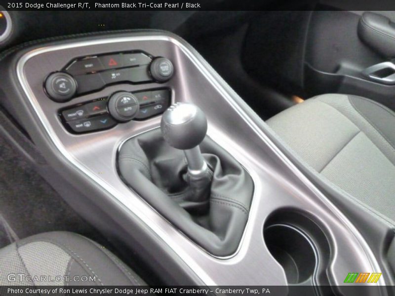 Phantom Black Tri-Coat Pearl / Black 2015 Dodge Challenger R/T