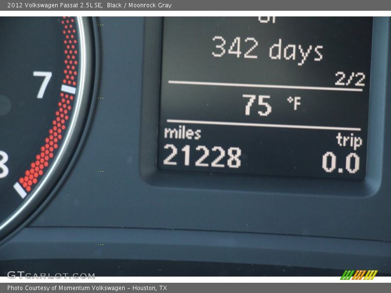 Black / Moonrock Gray 2012 Volkswagen Passat 2.5L SE