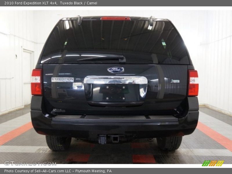 Tuxedo Black / Camel 2010 Ford Expedition XLT 4x4