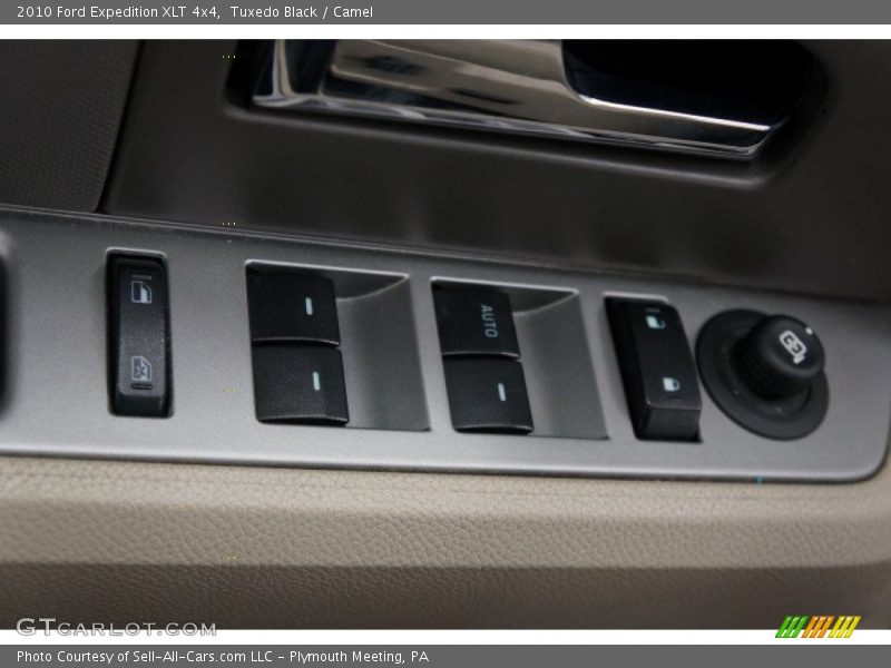 Tuxedo Black / Camel 2010 Ford Expedition XLT 4x4