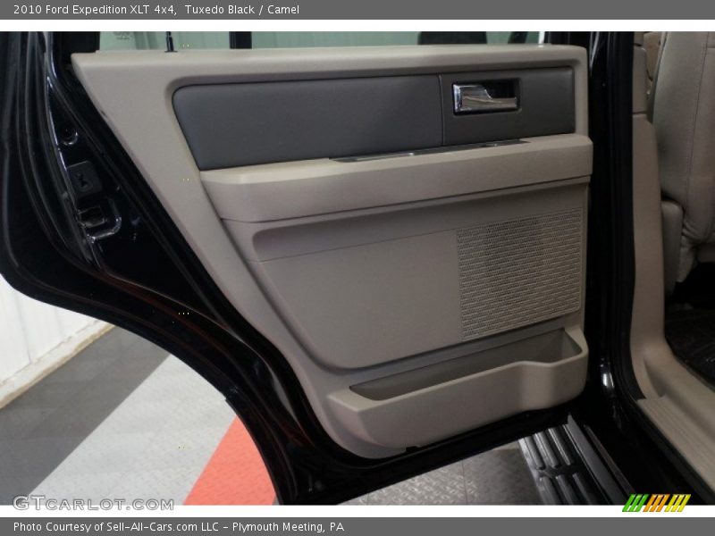 Tuxedo Black / Camel 2010 Ford Expedition XLT 4x4