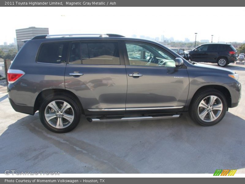 Magnetic Gray Metallic / Ash 2011 Toyota Highlander Limited