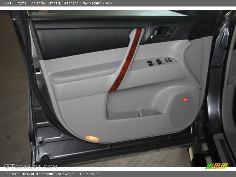 Magnetic Gray Metallic / Ash 2011 Toyota Highlander Limited