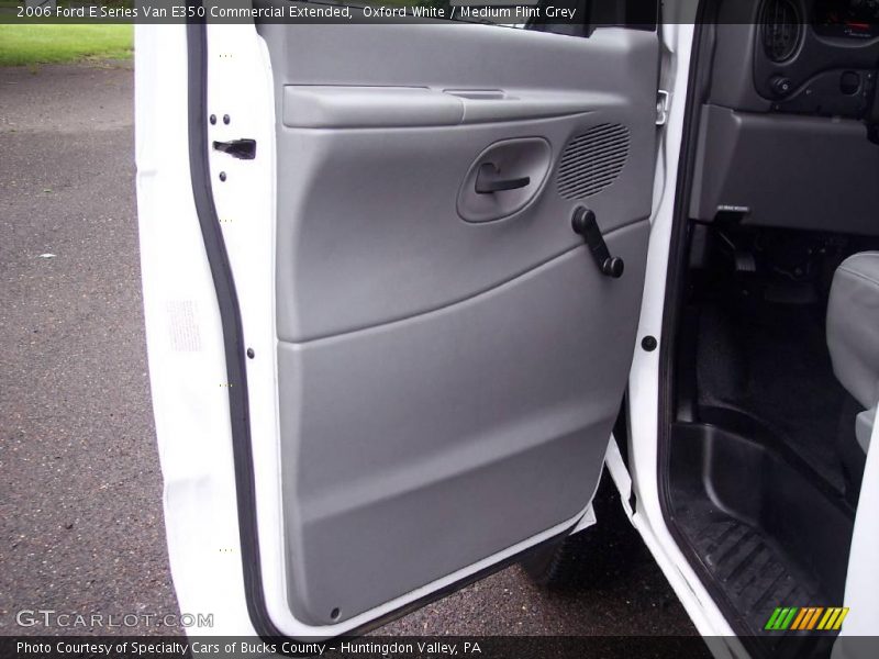 Oxford White / Medium Flint Grey 2006 Ford E Series Van E350 Commercial Extended